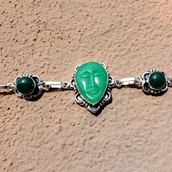 New Carved Face Green Onyx Silver Bangle Bracelet. - Picture 6 of 12